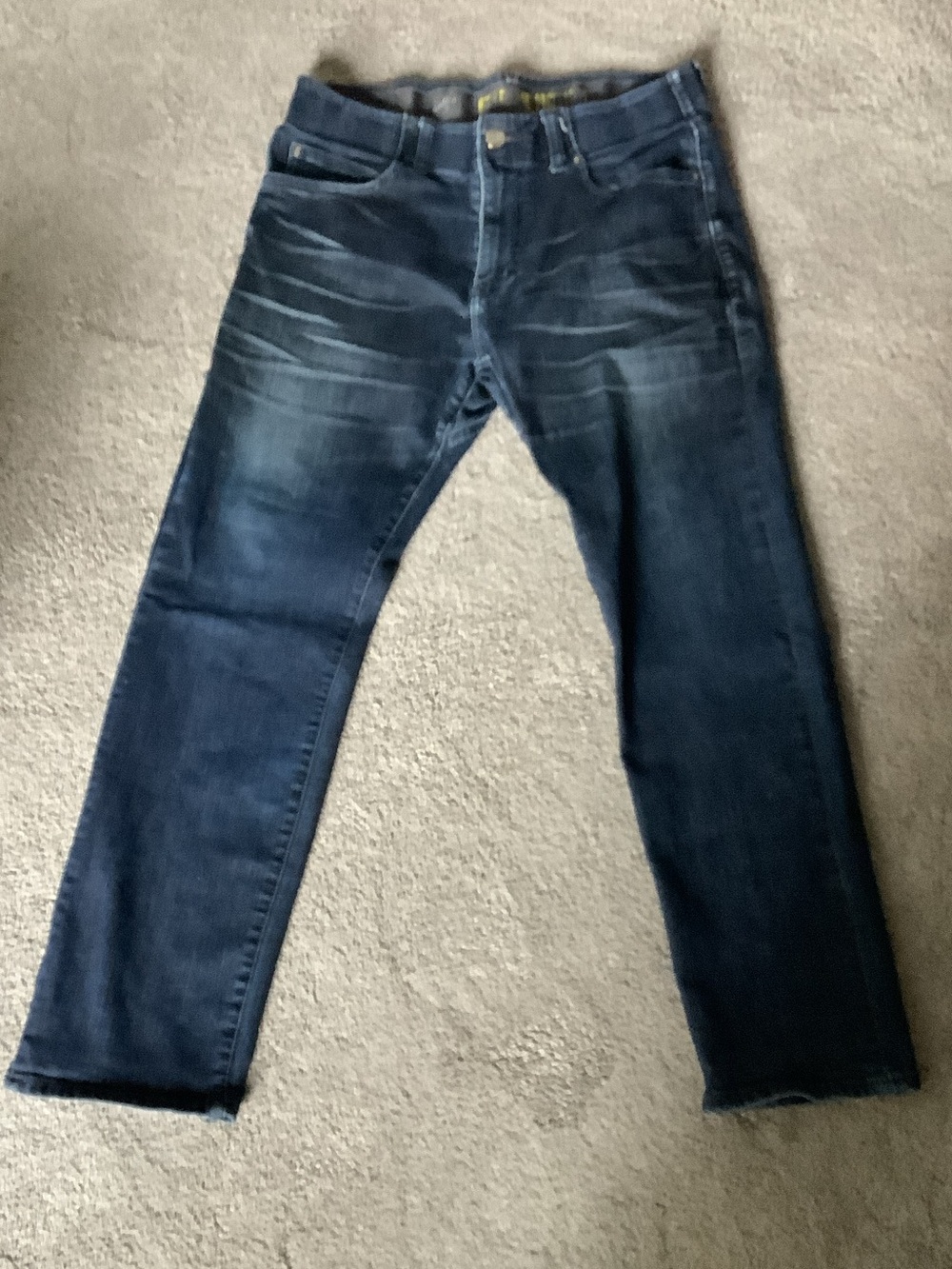 Lee Men's Extreme Motion Straight Jeans in Dark Blue Wash